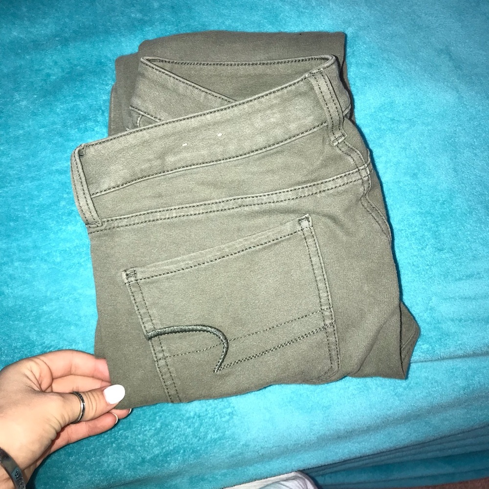 American Eagle green stretchy jeans